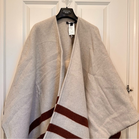 Made In Italy Weekend Max Mara Label-cut Wool Blend Large Cape Sz:OS Fall/Winter - Picture 5 of 16